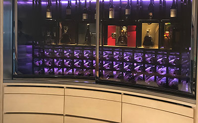 黑鈦與實(shí)木結(jié)合的奢華不銹鋼恒溫酒柜